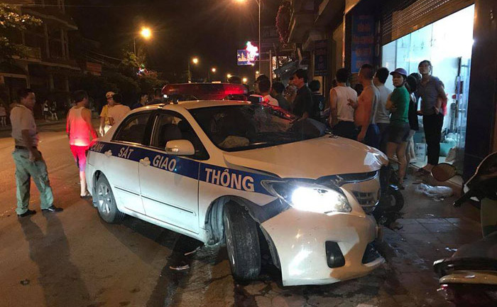 Va chạm với xe CSGT, 1 người tử vong