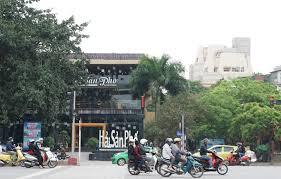 Yêu cầu nhà hàng trên mương Phan Kế Bính phải di dời trước 10/6