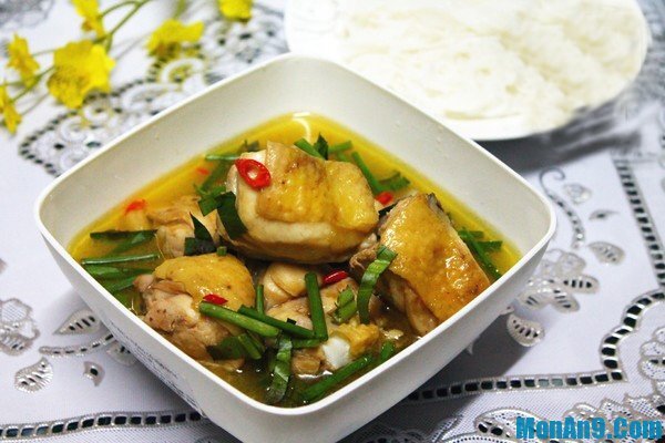 Hướng dẫn cách làm gà nấu mẻ cho bữa trưa ngon không cưỡng nổi