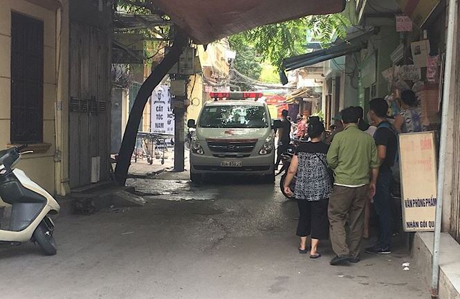 Hà Nội: Phát hiện thi thể người đàn ông bốc mùi trong căn nhà khóa trái