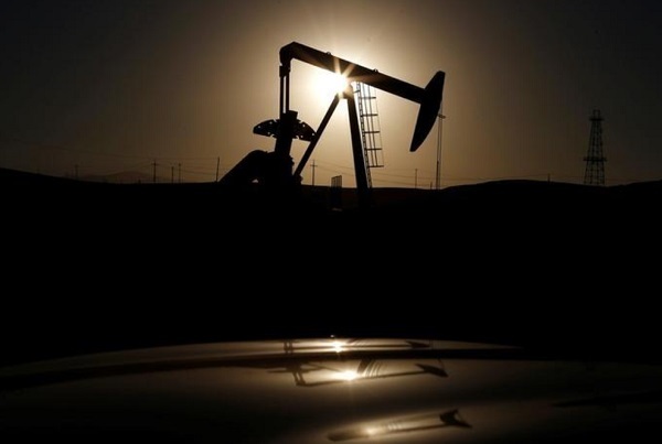 Giá dầu Mỹ giảm mạnh sau khi Trung Quốc đe dọa áp thuế cao trả đũa Tổng thống Trump