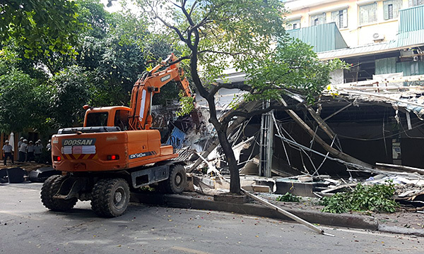 Hà Nội: Cưỡng chế hàng loạt công trình không phép trên “đất vàng” Phan Kế Bính