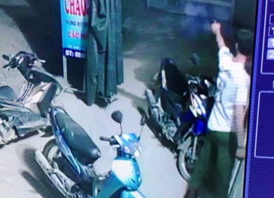 Thông tin mới vụ trưởng Công an xã nổ súng giải tán đám đông