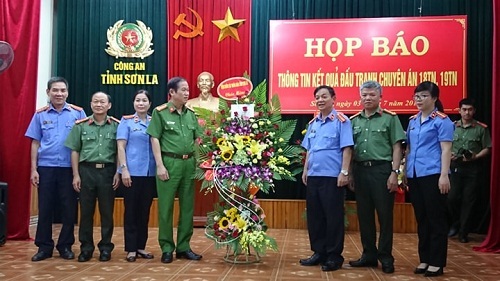 Tổ chức họp báo vụ “san phẳng” thủ phủ ma túy ở Lóng Luông