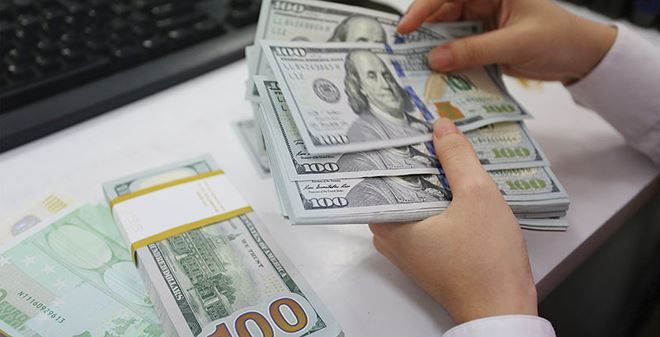 Ngân hàng Nhà nước bán USD giá thấp nhưng chưa nhà băng nào mua