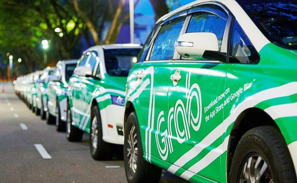GrabCar, taxi công nghệ sắp phải gắn mào “TAXI” cố định trên nóc xe?