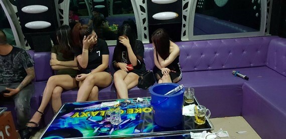 Đột kích quán bar, phát hiện hàng trăm