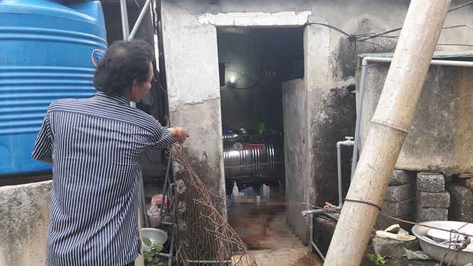 Phát hiện thi thể nữ chủ tiệm thuốc tây trên nền giếng