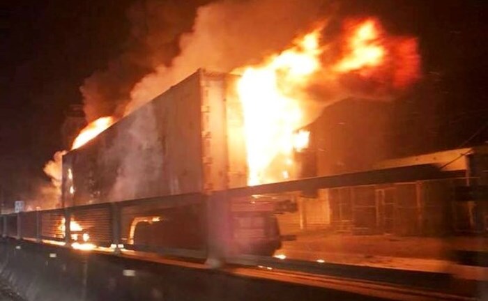 Hiện trường vụ xe container bốc cháy dữ dội trên quốc lộ 1  