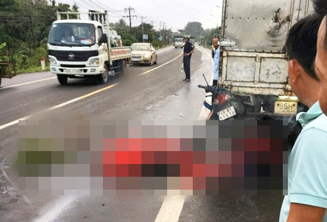 Tin tai nạn giao thông mới nhất ngày 20/7/2018: Tông vào đuôi ôtô tải, cặp đôi 9X tử vong