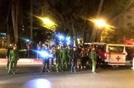 Giận bạn gái, nam thanh niên la hét rồi tẩm xăng dọa tự thiêu