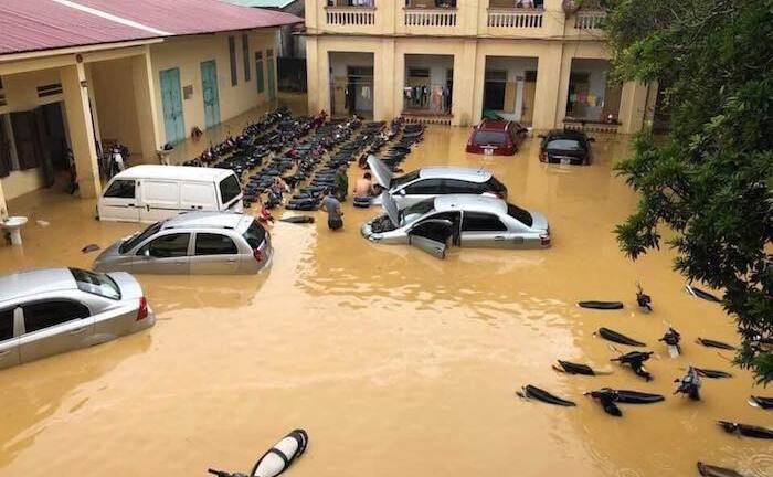 Mưa lũ tàn phá từ miền núi xuống đồng bằng phía Bắc