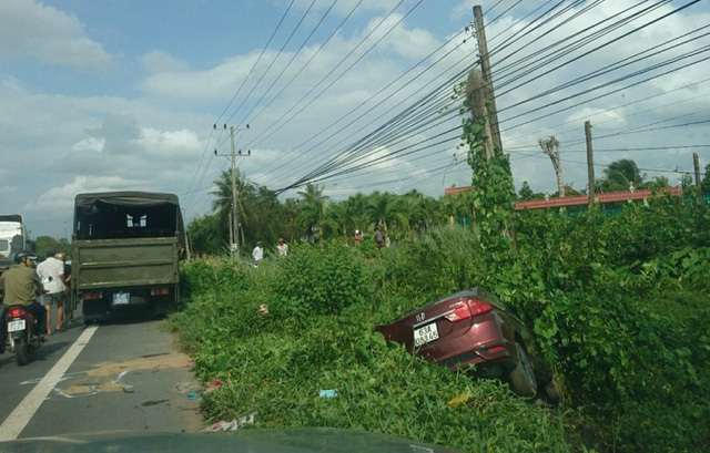 Tai nạn nghiêm trọng ô tô tông xe máy, 2 người tử vong tại chỗ