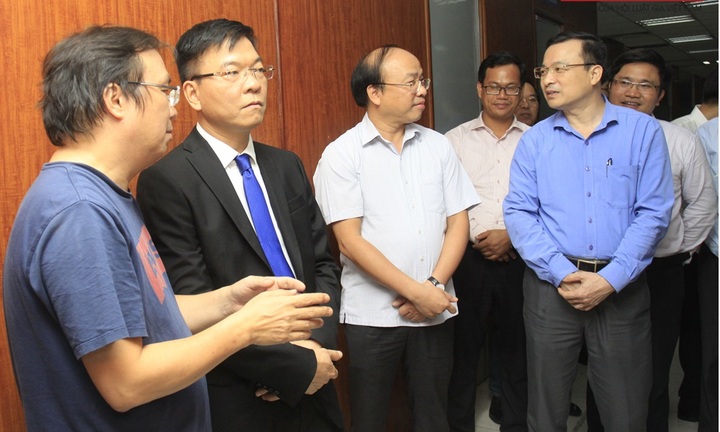 Bộ trưởng bộ Tư pháp thăm tòa soạn báo Đời sống và Pháp luật, báo điện tử Người Đưa Tin