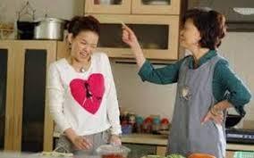 Khó chấp nhận, cả nhà chồng rỉa rói, coi thường con dâu và thông gia