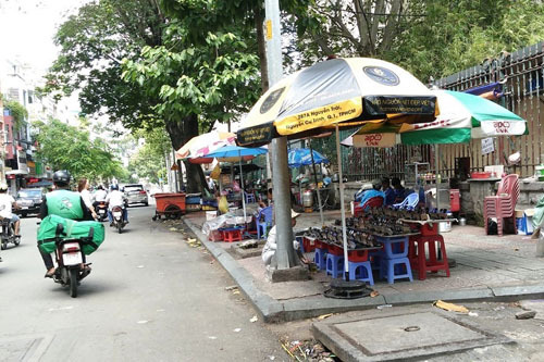 TP HCM đề xuất vỉa hè dưới 1,5m chỉ dành cho người đi bộ