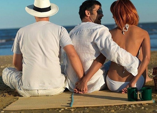 Phụ nữ ngoại tình: 4 nguyên nhân khó để 