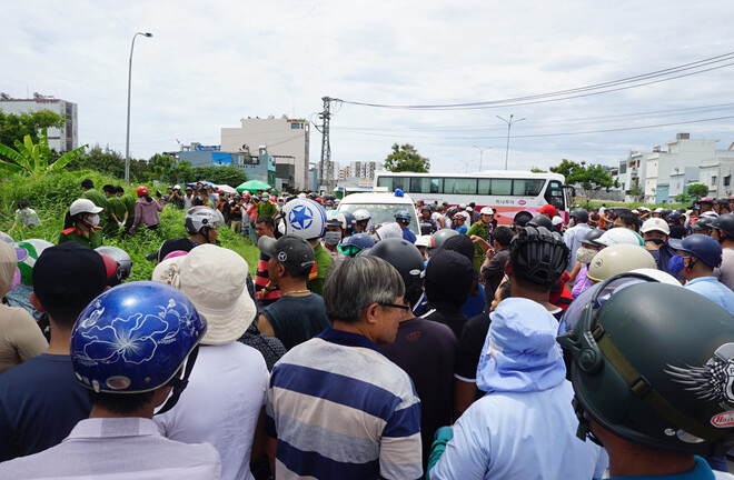 Phát hiện thi thể nam giới đang phân hủy trôi dạt vào bờ biển