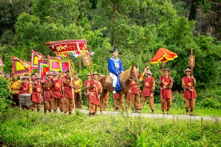 Video: Phạm Phương Thảo tái hiện văn hóa rước Trạng qua MV cổ trang hoành tráng