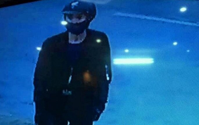 Quảng Nam: Táo tợn cầm búa đập kính, cướp tiệm vàng 