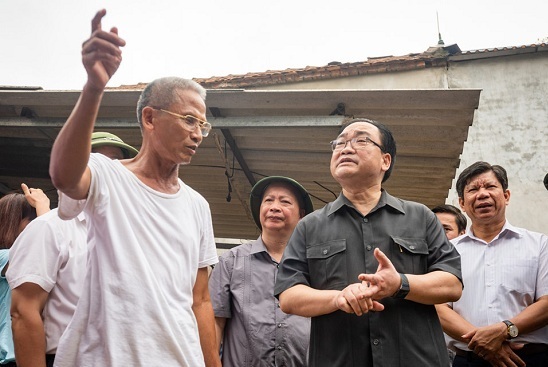 Bí thư Hà Nội đến Chương Mỹ thăm hỏi đời sống người dân vùng lũ