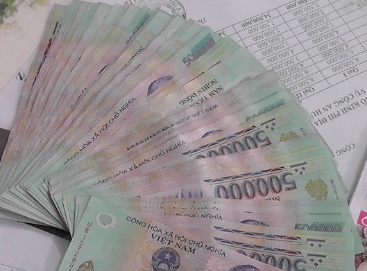 Tin tức thời sự 24h mới nhất ngày 10/8/2018: 3 nam sinh nhặt được cọc tiền 500.000 đồng