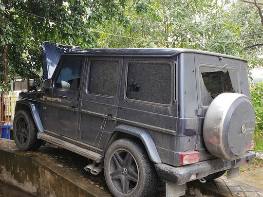Xe Mercedes-Benz G55 gắn biển số giả quân đội: Chủ xe dùng biển đỏ chạy cho oai