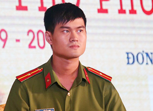 Cảm phục thiếu úy cảnh sát liên tiếp phơi nhiễm HIV khi vây bắt tội phạm