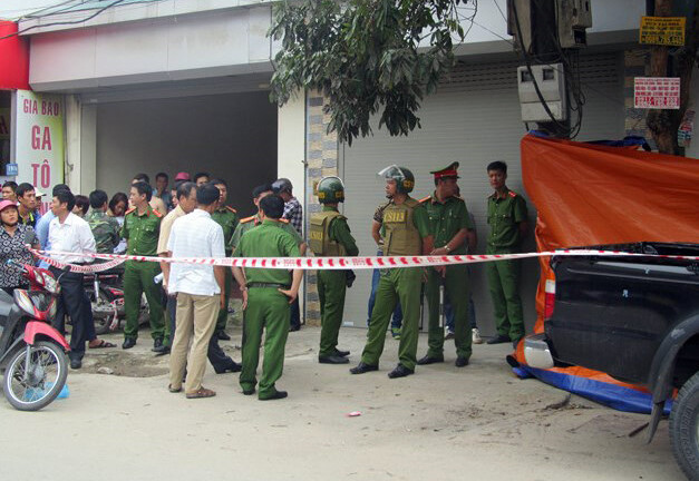 Khởi tố vụ án xả súng bắn chết hai vợ chồng giám đốc ở Điện Biên