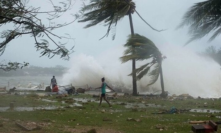 Bão số 4, giật cấp 11 bất ngờ đổi hướng di chuyển