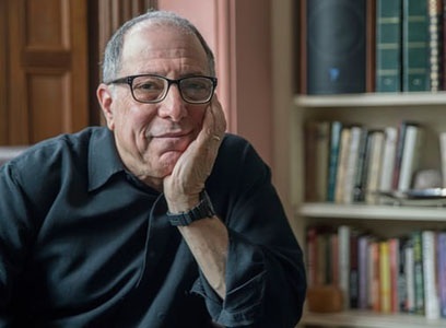 Giáo sư Mỹ, nhà vận động nữ quyền nổi tiếng bị cáo buộc quấy rối tình dục nữ sinh