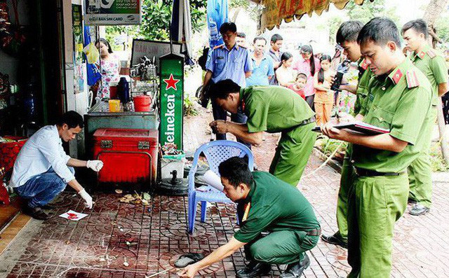 Trích xuất camera, truy bắt nghi can dùng búa sát hại 2 cha con ở Sài Gòn
