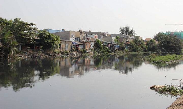 Sài thành kim cổ ký: Thẳng như... kênh Ruột Ngựa