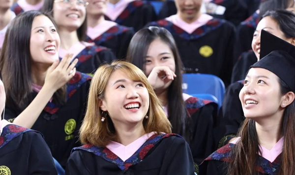 Phụ nữ Trung Quốc không lên bậc cao học vì sợ khó kiếm chồng