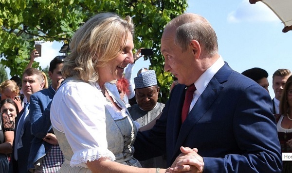 Phản ứng của Tổng thống Putin về video khiêu vũ tại đám cưới Ngoại trưởng Áo