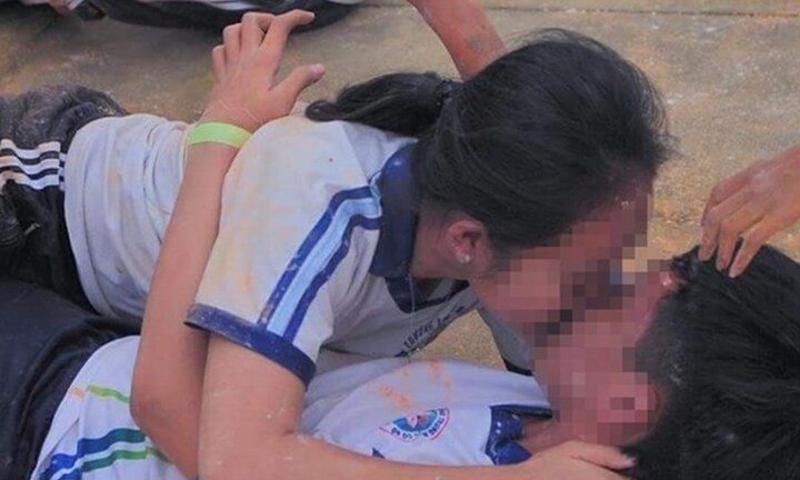 Vụ học sinh Cần Thơ chơi trò nhạy cảm: Bộ GD&ĐT yêu cầu xử lý nghiêm