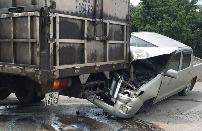 Tin tai nạn giao thông mới nhất ngày 26/8/2018: Tàu hỏa đâm xe ô tô, 2 người tử vong