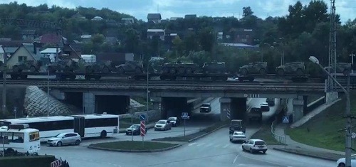 Báo Anh: Nga điều 1.000 xe tăng đến sát biên giới Ukraine