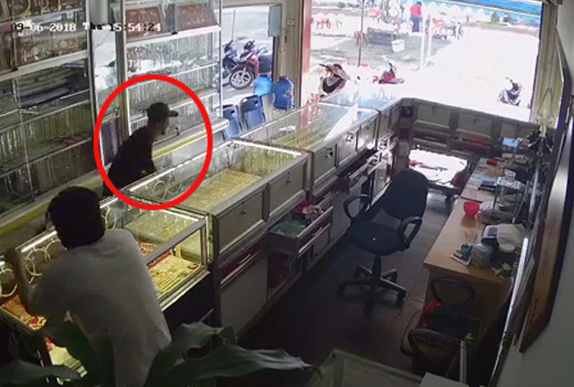 Đắk Lắk: Nghi phạm cướp tiệm vàng táo tợn bị bắt ở rẫy cà phê