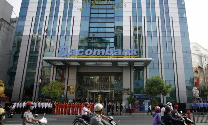 2 nữ phó tổng của Sacombank bị cho thôi việc trong tháng 9