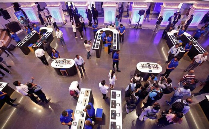 Samsung chính thức mở cửa hàng di động lớn nhất thế giới