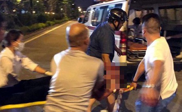 Nam thanh niên bị chém lìa cổ tay vì dừng xe chở người bị thương đi cấp cứu