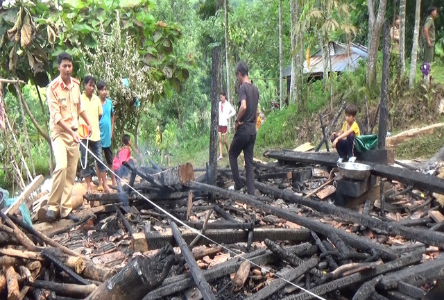 Cãi nhau với vợ, chồng tức giận châm lửa đốt nhà