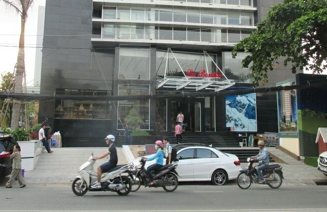 TP.HCM: Bị xử phạt vì tự ý xây chùa trên nóc tòa cao ốc