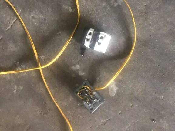 Ổ cắm sạc điện thoại bị hở, một thanh niên bị điện giật tử vong trên giường