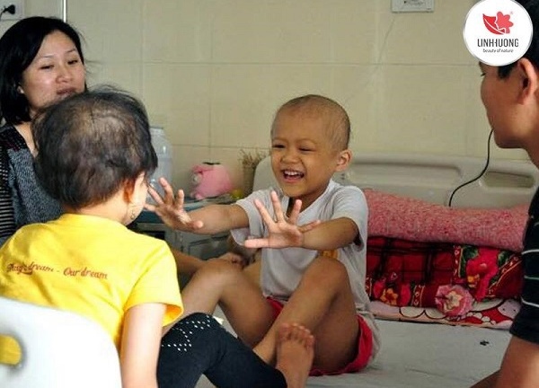 Hành trình từ thiện “Trái tim cho em”
