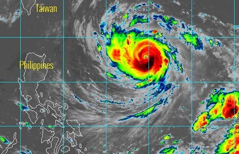Siêu bão Trami xuất hiện gần Biển Đông