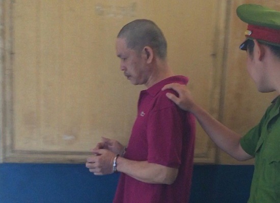 Y án chung thân đối với người đàn ông 8 lần hiếp dâm 2 con riêng của vợ