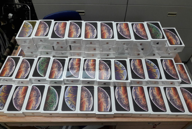 Bắt giữ lô iPhone XS trị giá khoảng 6,5 tỷ