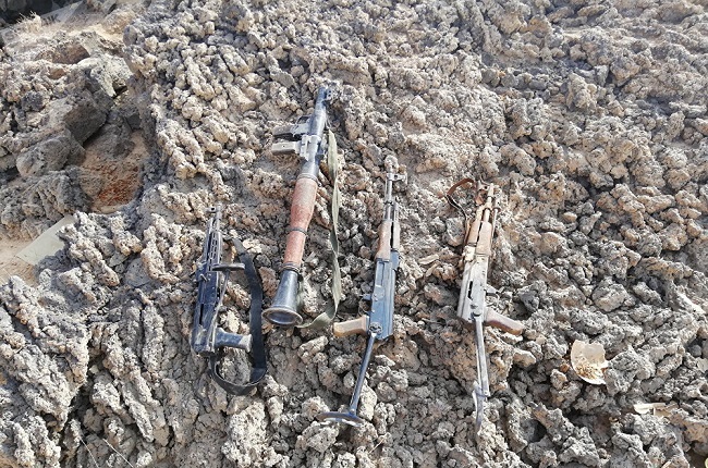 Phiến quân IS vội vàng bỏ vũ khí, cạo râu, tháo chạy khỏi miền nam Syria